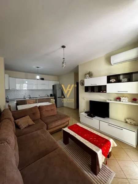 Tirane, jepet me qera apartament 1+1+Ballkon Kati 4, 60 m² 420 € (ASTIR)