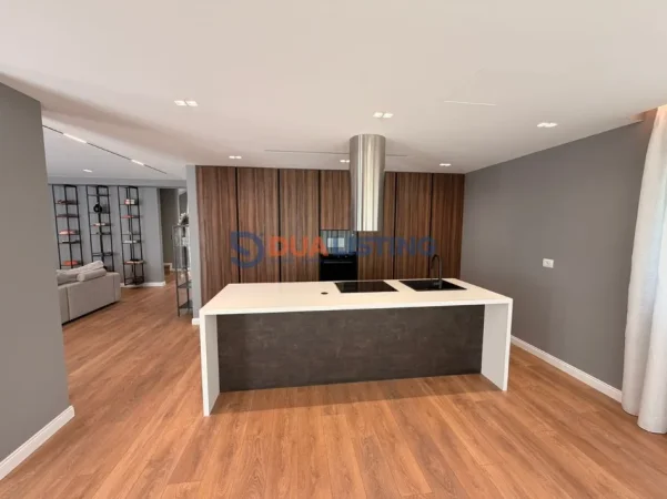 Tirane, jepet me qera Vile 3+1+Ballkon Kati 2, 500 m² 4.000 € (Long Hill 2 Residences)
