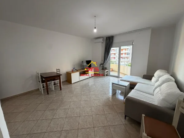 Vlore, shitet apartament 1+1+Ballkon Kati 5, 75 m² 157.000 € (Rruga Fejzo Gjomema)