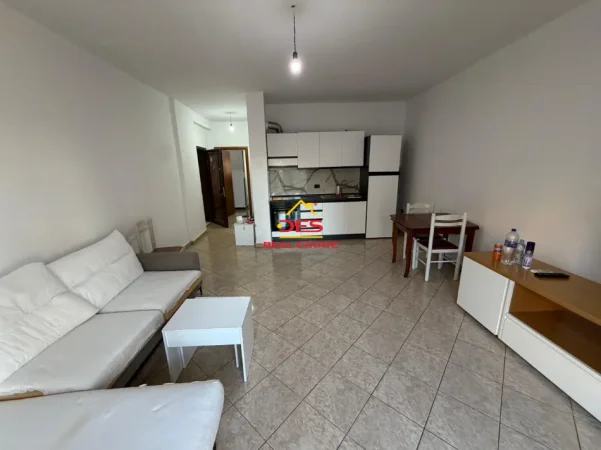 Vlore, shitet apartament 1+1+Ballkon Kati 5, 75 m² 157.000 € (Rruga Fejzo Gjomema)