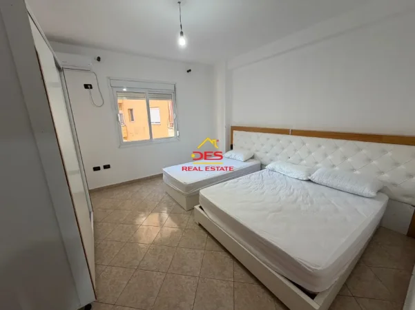 Vlore, shitet apartament 1+1+Ballkon Kati 5, 75 m² 157.000 € (Rruga Fejzo Gjomema)