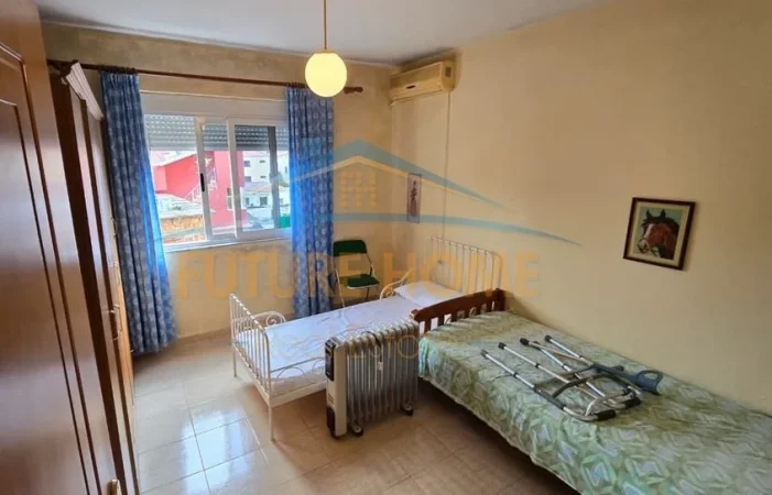 Tirane, shitet apartament 1+1 Kati 4, 54 m² 95.000 € (ali demi)