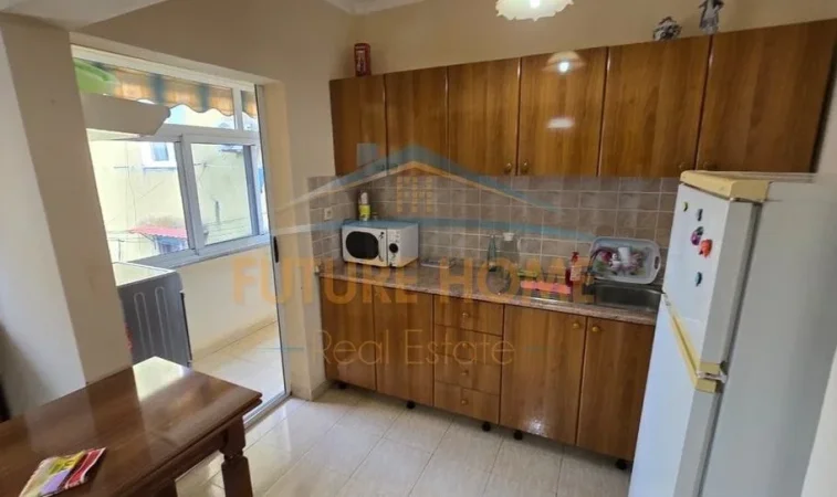 Tirane, shitet apartament 1+1 Kati 4, 54 m² 95.000 € (ali demi)