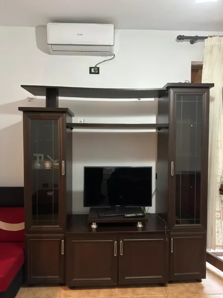 Tirane, jepet me qera apartament 1+1+Ballkon Kati 0, 64 m² 466 € (Rruga Sulejman Delvina)