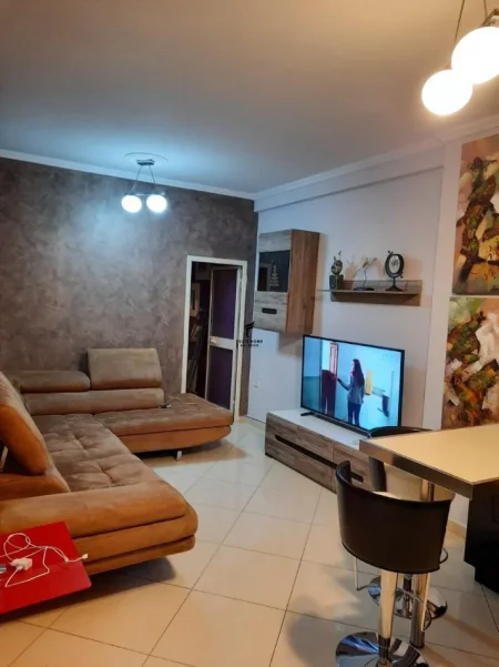 Tirane, jepet me qera apartament 2+1 Kati 5, 60 m² 500 € (KODRA E DIELLIT)