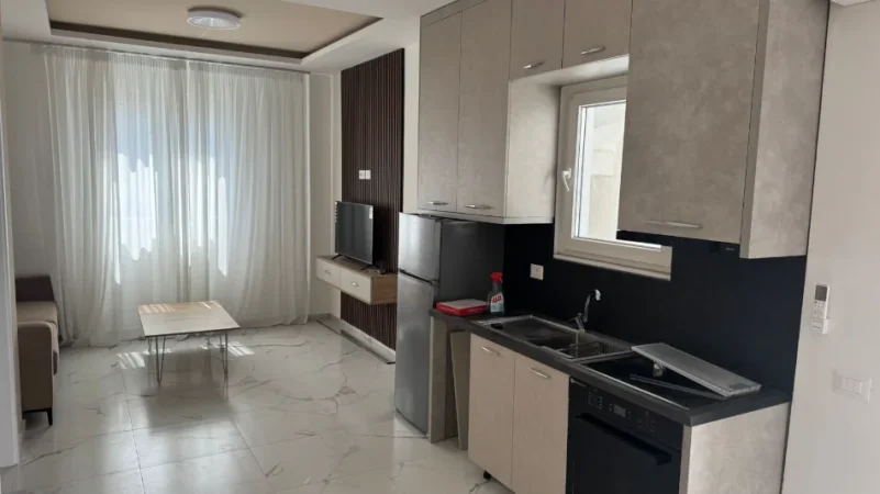 Tirane, jepet me qera apartament 1+1+Ballkon Kati 1, 75 m² 450 € (CONCORD CENTER 5 MAJI)