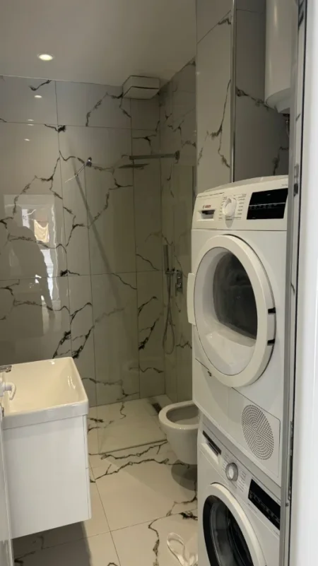 Tirane, jepet me qera apartament 1+1+Ballkon Kati 1, 75 m² 450 € (CONCORD CENTER 5 MAJI)