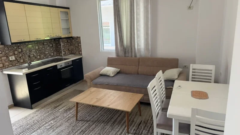 Tirane, jepet me qera apartament 1+1+Ballkon Kati 1, 75 m² 450 € (5 MAJI)