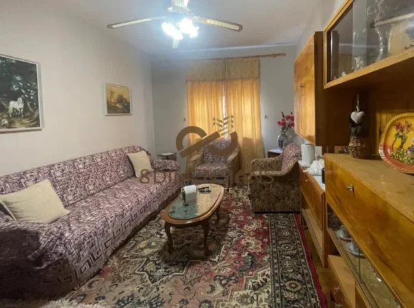 Tirane, jepet me qera apartament 1+1 Kati 4, 80 m² 450 € (ish restorant durresi)