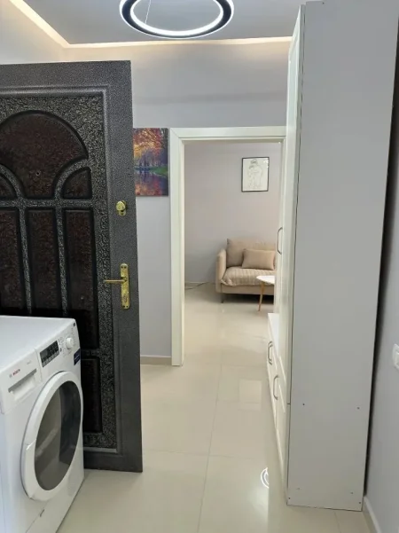 Tirane, jepet me qera apartament 1+1 Kati 3, 55 m² 500 € (Dhjetori)