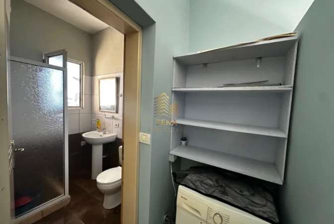 Tirane, jepet me qera apartament 1+1+Ballkon Kati 2, 85 m² 330 € (Kodra e Priftit)