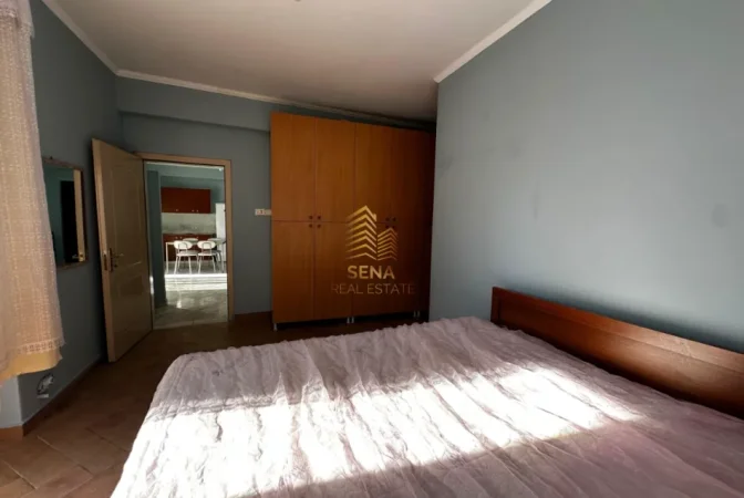 Tirane, jepet me qera apartament 1+1+Ballkon Kati 2, 85 m² 330 € (Kodra e Priftit)