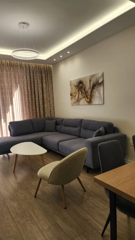 Tirane, jepet me qera apartament 1+1+Ballkon Kati 5, 80 m² 850 € (Kompleksi olimpik)