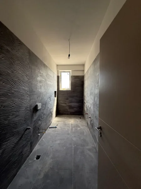 Tirane, shitet apartament 3+1 Kati 4, 135 m² 418.000 € (KOMUNA E PARISIT)