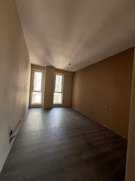Tirane, shitet apartament 3+1 Kati 4, 135 m² 418.000 € (KOMUNA E PARISIT)