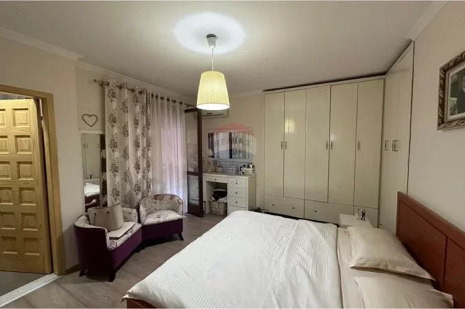 Tirane, shitet apartament 2+1 Kati 3, 104 m² 190.000 € (Kopshti Botanik)