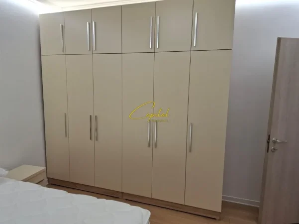 Tirane, jepet me qera apartament 1+1 Kati 3, 60 m² 550 € (ISH STACIONI TRENIT)