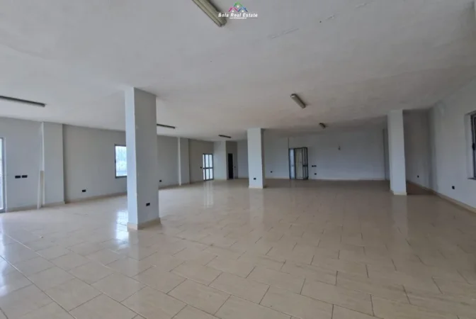 Tirane, jepet me qera zyre Kati 2, 220 m² 600 € (mezez)