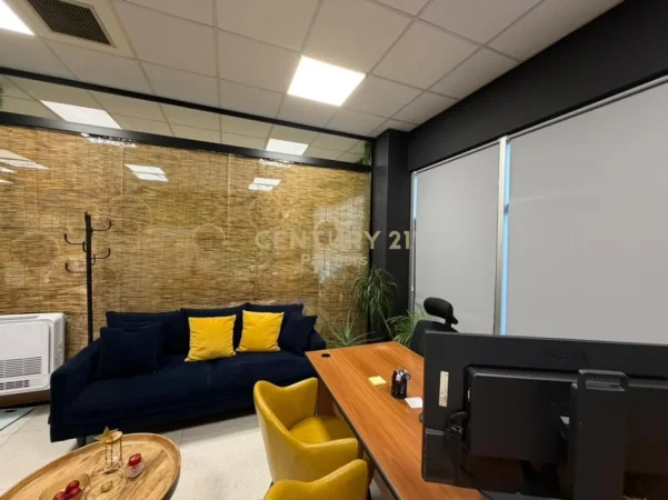 Tirane, jepet me qera ambjent biznesi Kati 1, 237 m² 4.400 € (perball Delijorgjit)