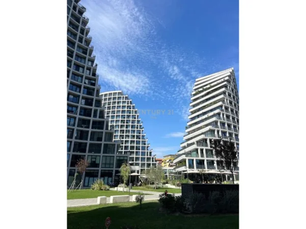 Tirane, jepet me qera zyre Kati 5, 242 m² 4.000 € (lake view)