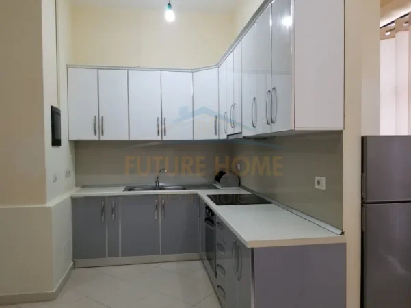 Tirane, shitet ambjent biznesi Kati 0, 186 m² (Kodra e Diellit , Tiranë)