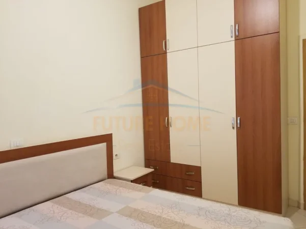 Tirane, shitet ambjent biznesi Kati 0, 186 m² (Kodra e Diellit , Tiranë)