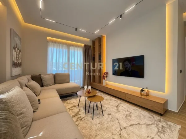 Tirane, jepet me qera apartament 2+1 Kati 8, 105 m² 840 € (golden park)