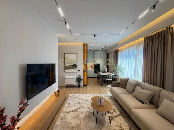 Tirane, jepet me qera apartament 2+1 Kati 8, 105 m² 840 € (golden park)