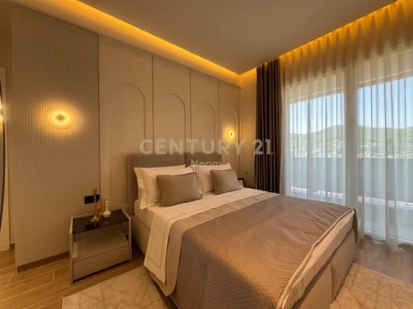 Tirane, jepet me qera apartament 2+1 Kati 8, 105 m² 840 € (golden park)