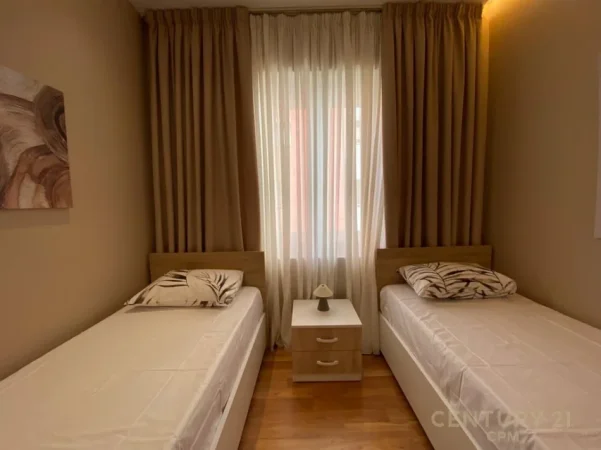 Tirane, jepet me qera apartament 2+1 Kati 2, 78 m² 1.300 € (rruga brigada 8)
