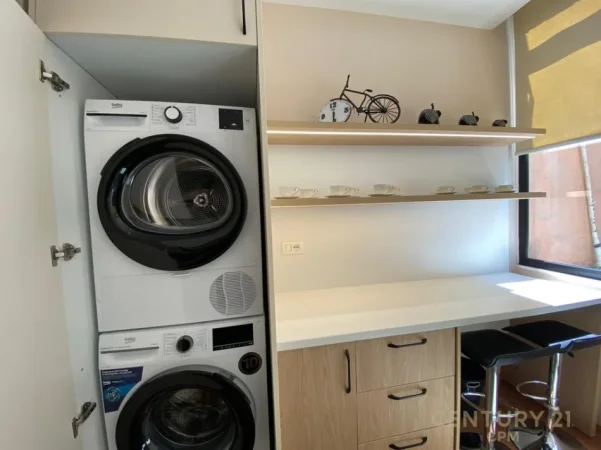 Tirane, jepet me qera apartament 2+1 Kati 2, 78 m² 1.300 € (rruga brigada 8)