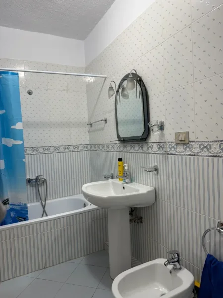 Shqiperi, jepet me qera apartament 2+1 Kati 7, 92 m² 700 € (Rruga e Kosovareve)