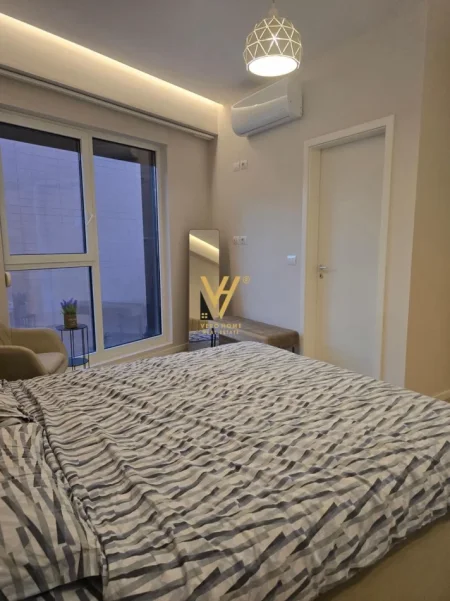 Tirane, jepet me qera apartament 2+1+Ballkon Kati 3, 102 m² 900 € (BULEVARDI I RI)