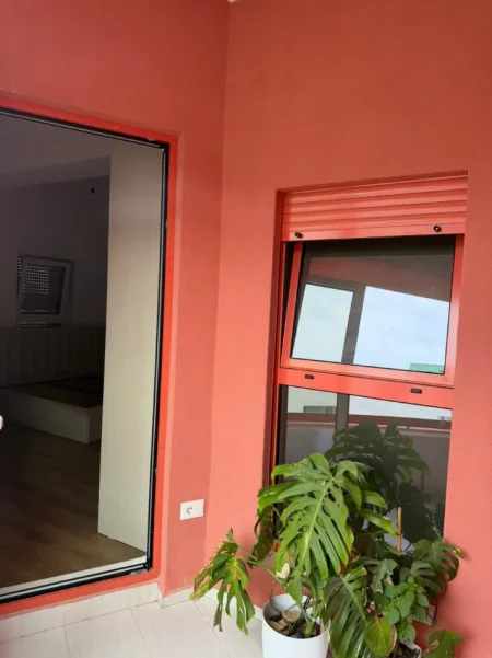 Ap. me qira 1+1 400 €, i pa banuar me pare. Ali Demi