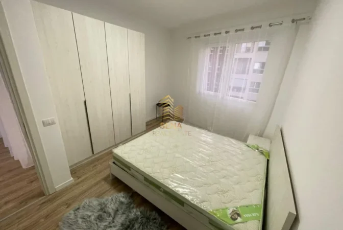 Tirane, jepet me qera apartament 1+1+Ballkon Kati 6, 70 m² 570 € (Laprake)
