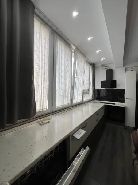Shqiperi, shitet apartament 2+1+Ballkon Kati 6, 92 m² 195.000 € (Fusha e Aviacionit)