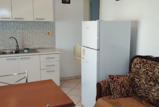 Tirane, jepet me qera apartament 1+1 Kati 2, 70 m² 350 € (Laprake)