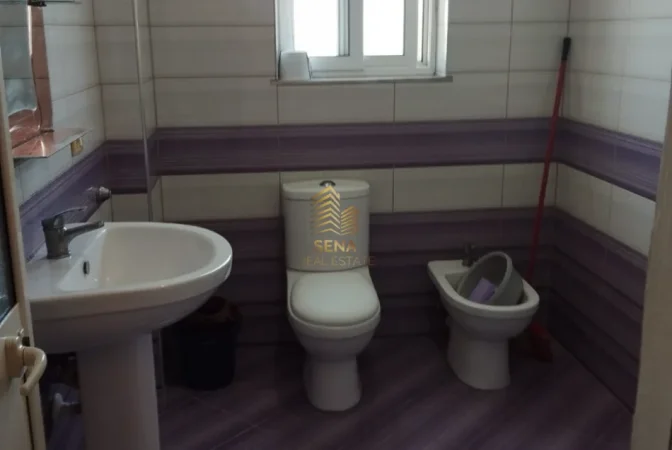 Tirane, jepet me qera apartament 1+1 Kati 2, 70 m² 350 € (Laprake)