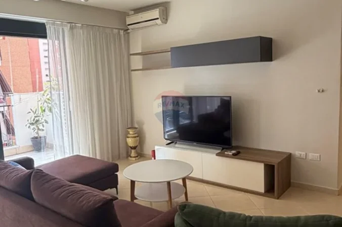 Tirane, jepet me qera apartament 2+1+Ballkon Kati 2, 103 m² 890 € (Kompleksi Delijorgji)