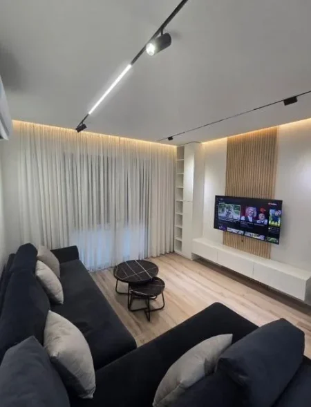 Tirane, shitet apartament 2+1+Ballkon Kati 4, 102 m² 250.000 € (REZIDENCA ERLI)