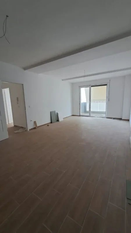 Tirane, jepet me qera apartament 2+1 , 100 m² 400 € (ASTIR)
