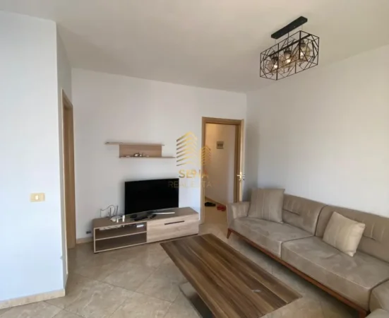Tirane, jepet me qera apartament 1+1+Ballkon Kati 4, 64 m² 400 € (Casa Italia)
