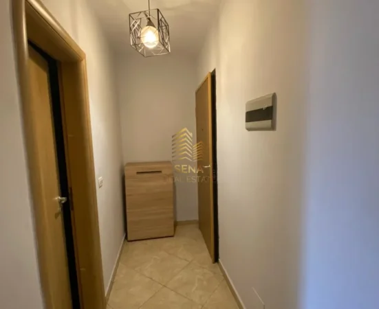 Tirane, jepet me qera apartament 1+1+Ballkon Kati 4, 64 m² 400 € (Casa Italia)