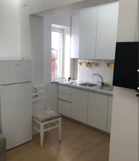 Tirane, jepet me qera apartament 1+1 Kati 3, 60 m² 550 € (STACIONI TRENIT)