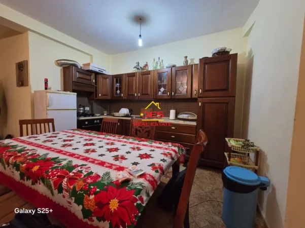 Vlore, shitet apartament 2+1+Ballkon Kati 4, 116 m² (Rruga Fejzo Gjomema)