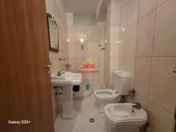 Vlore, shitet apartament 2+1+Ballkon Kati 4, 116 m² (Rruga Fejzo Gjomema)