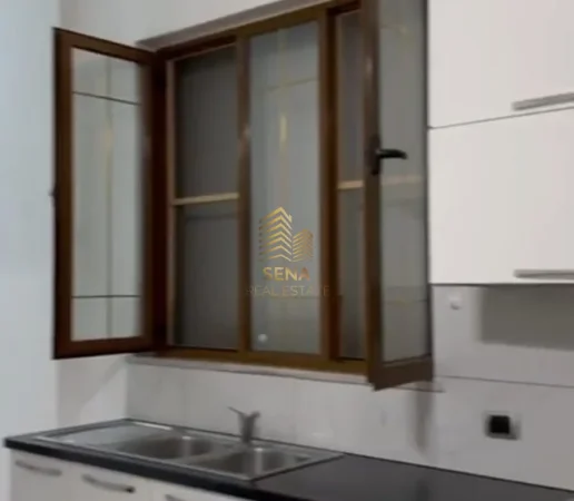 Tirane, jepet me qera apartament 1+1 Kati 1, 65 m² 400 € (Liqeni i Thate)