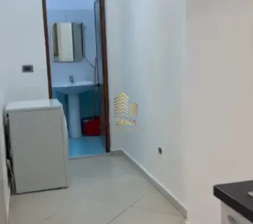 Tirane, jepet me qera apartament 1+1 Kati 1, 65 m² 400 € (Liqeni i Thate)