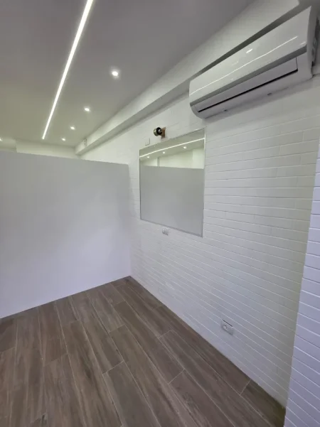 Tirane, shitet ambjent biznesi Kati 0, 27 m² 105.000 € (Komuna e Parisit)