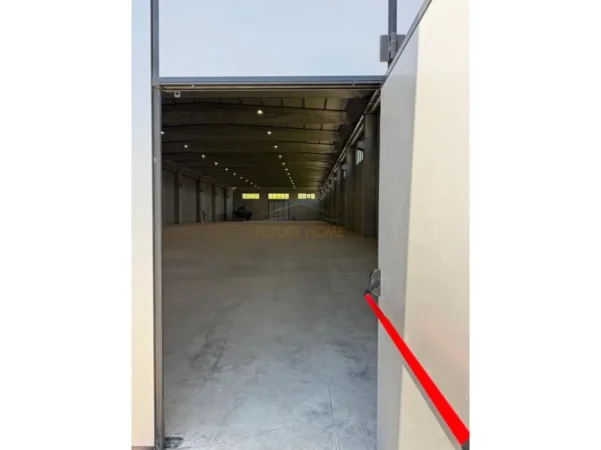 Tirane, jepet me qera KAPANON ,ambjent biznesi Kati 0, 4.452 m² 12.000 € (VORE - RINAS)